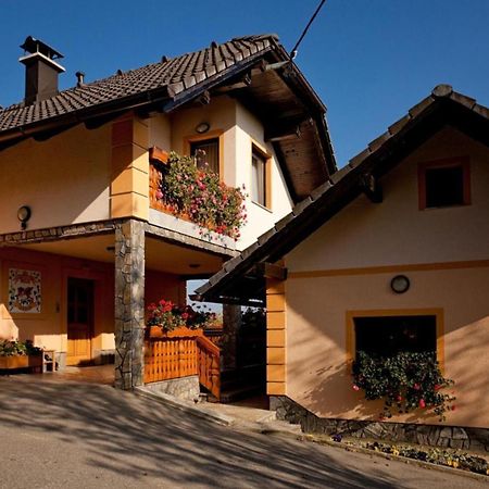 Tourist Farm Skrbina Apartments - Happy Rentals Smarjeske Toplice Bagian luar foto