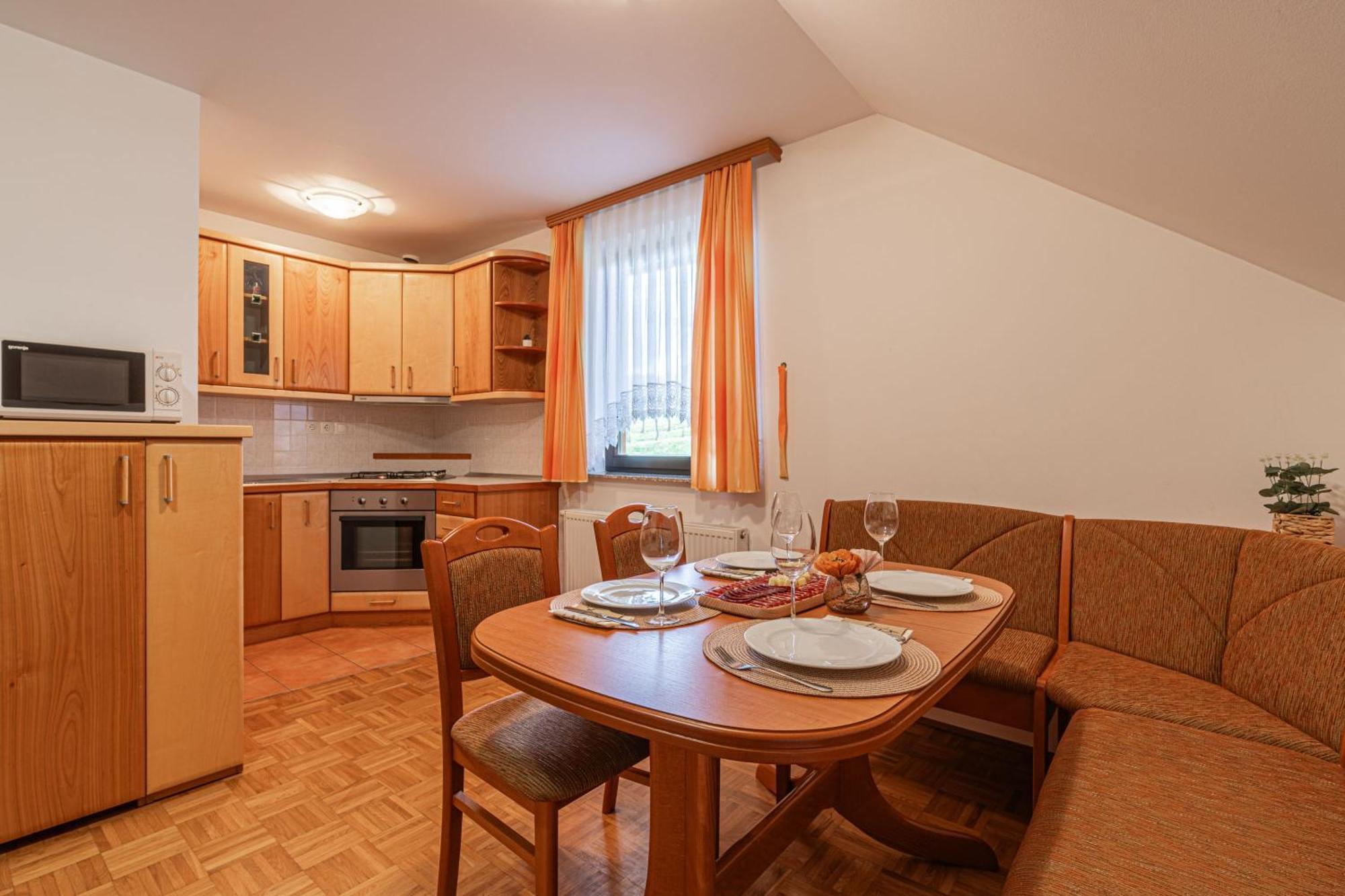 Tourist Farm Skrbina Apartments - Happy Rentals Smarjeske Toplice Bagian luar foto