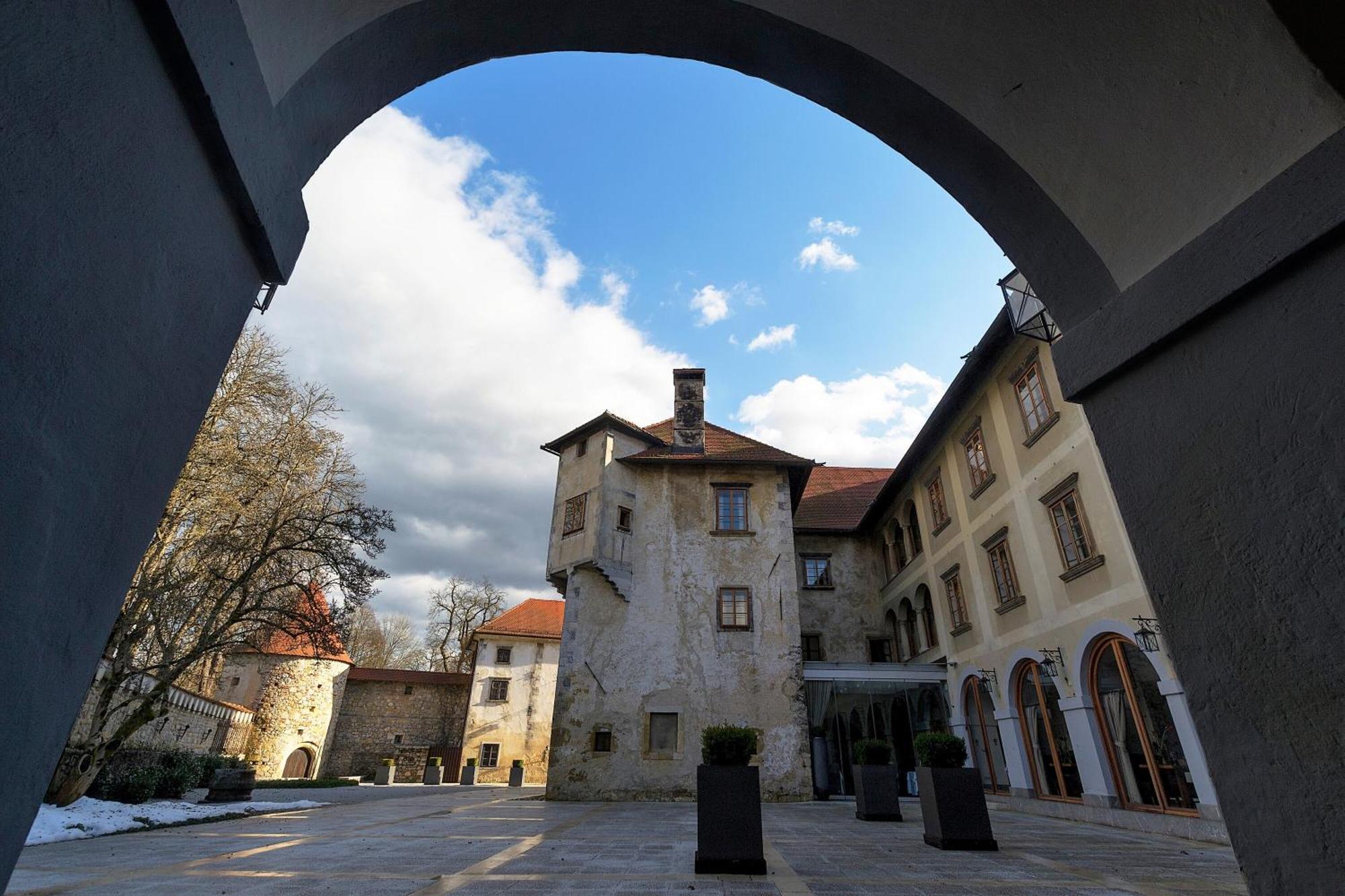 Tourist Farm Skrbina Apartments - Happy Rentals Smarjeske Toplice Bagian luar foto